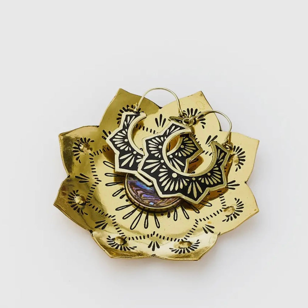 Kairavini Lotus Catch All Tray, Ring Dish - Brass, Abalone