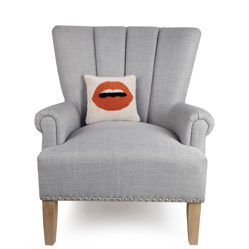 Lips Pillow.