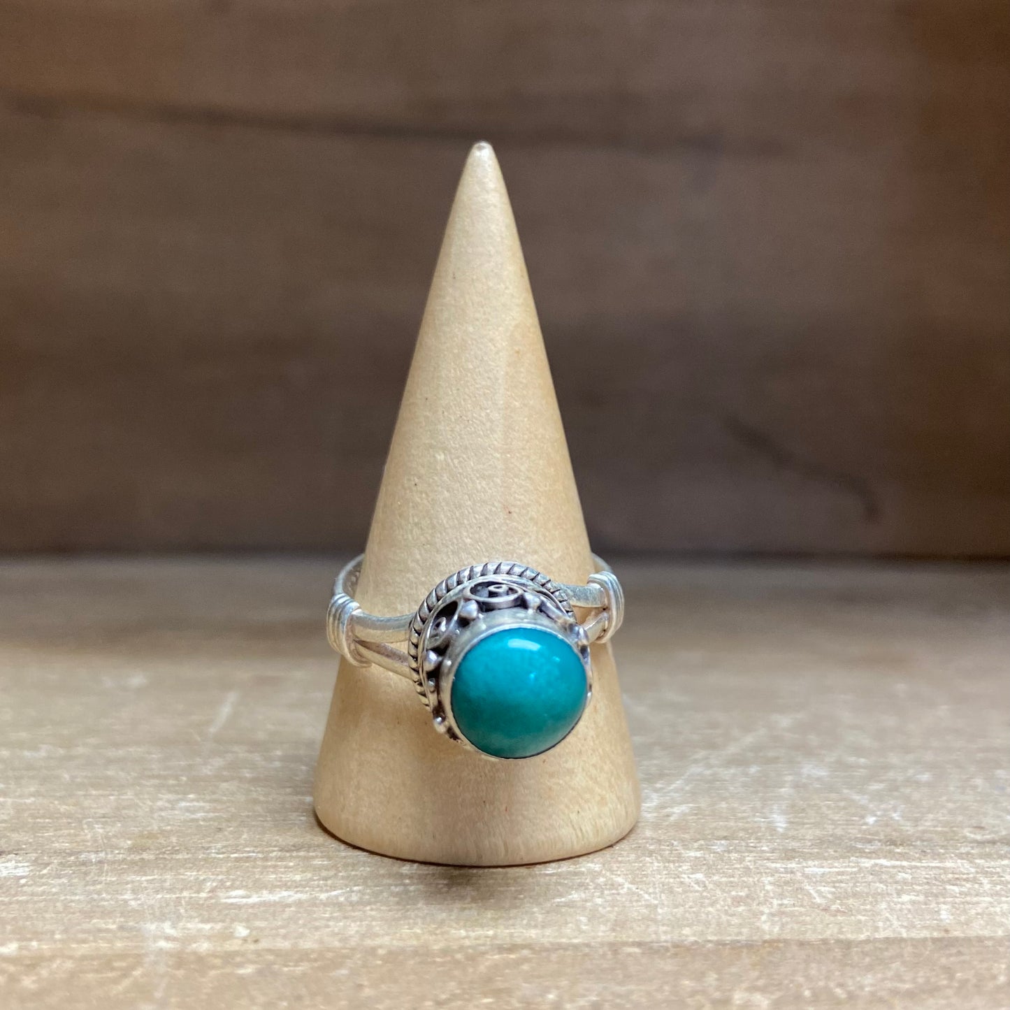 Turquoise & Sterling Silver Ring • sz 8-10.