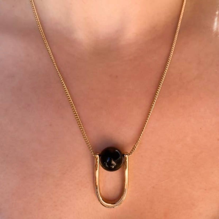Onyx Pendant Necklace.