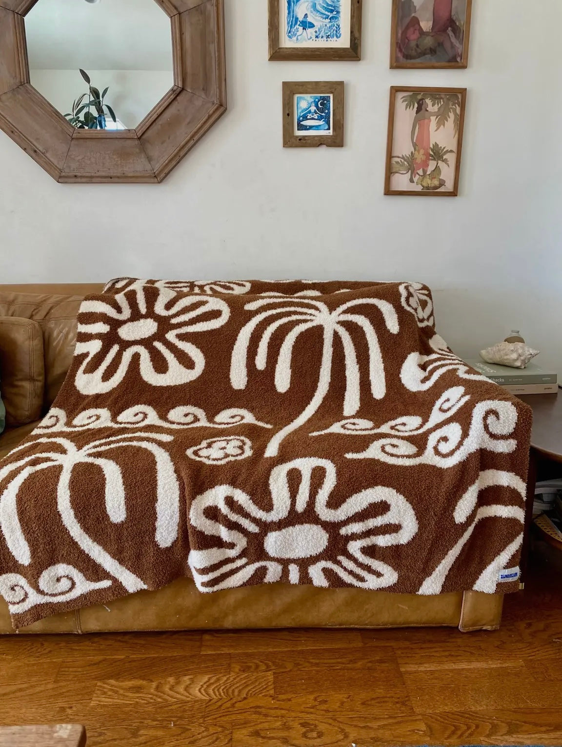 SunDream Plush Throw - Hanalei Mocha & Cream