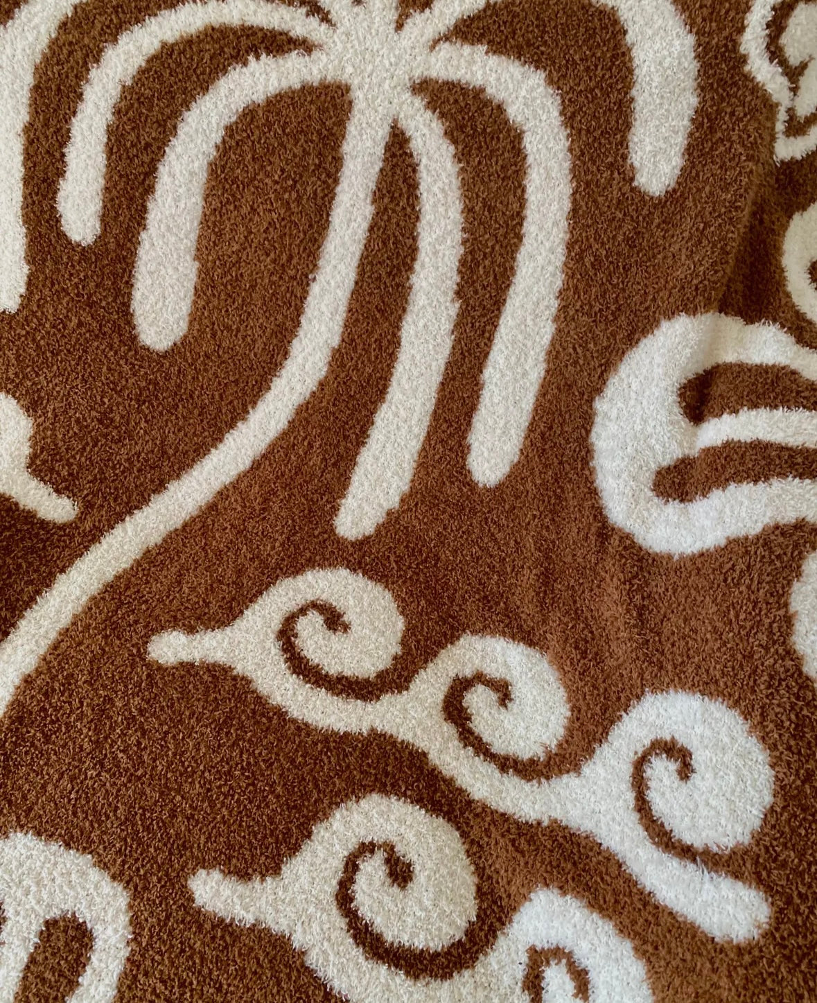 SunDream Plush Throw - Hanalei Mocha & Cream