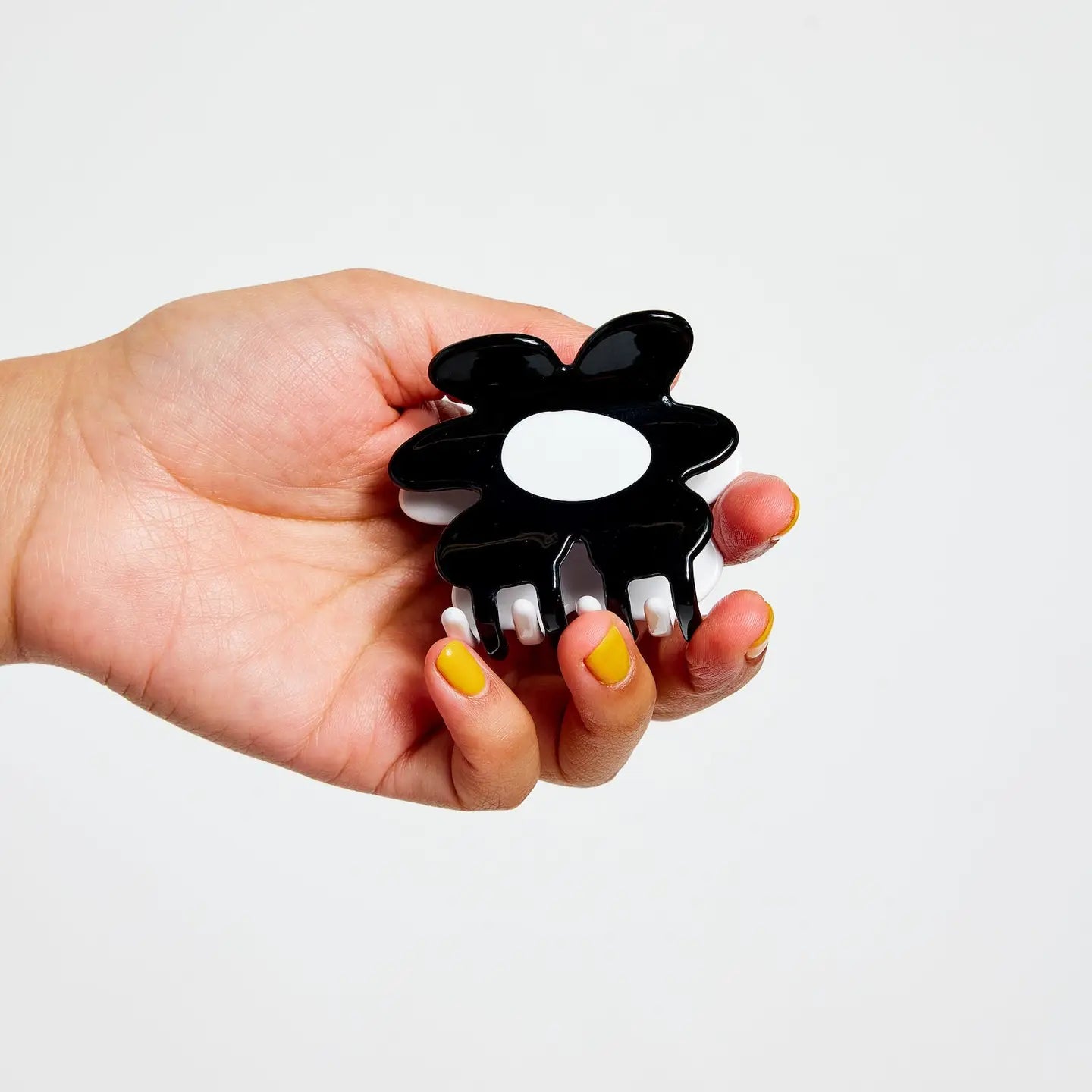 Black + White Flower Claw Clip