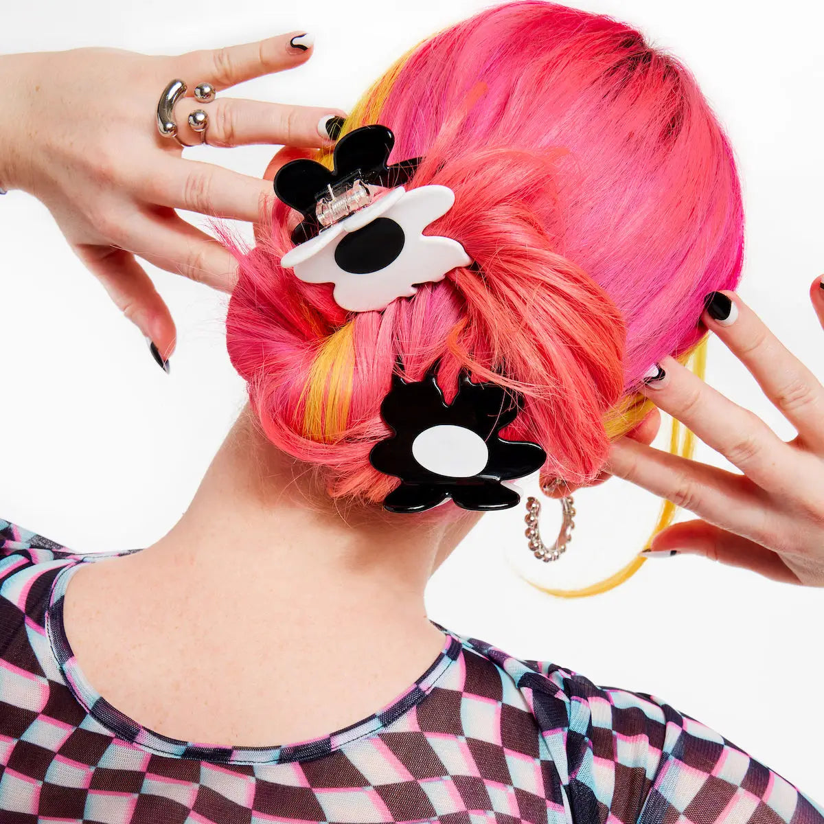 Black + White Flower Claw Clip