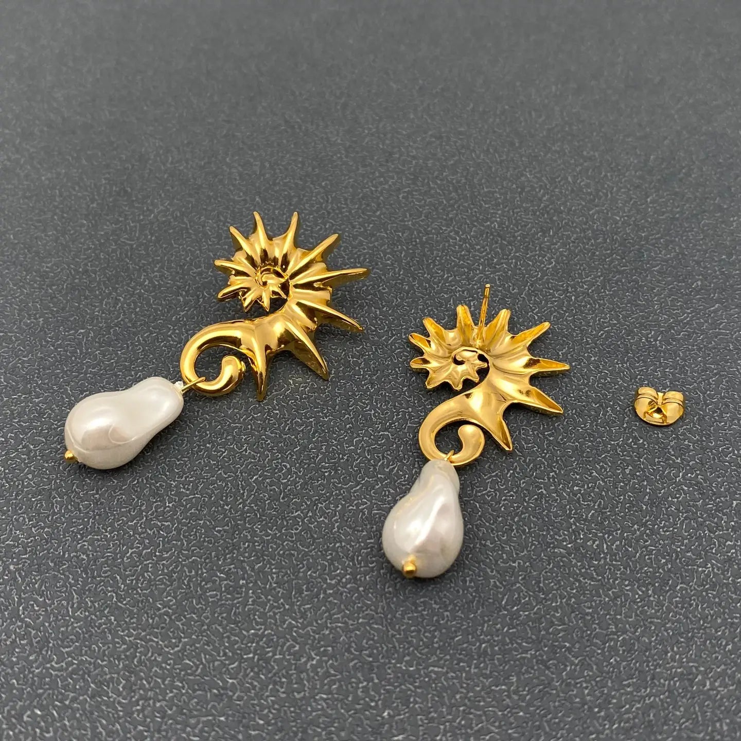 Pearl & Shell Earring
