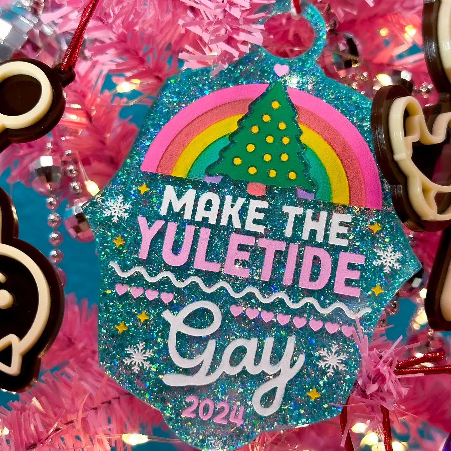 Make the Yuletide Gay Glitter Ornament