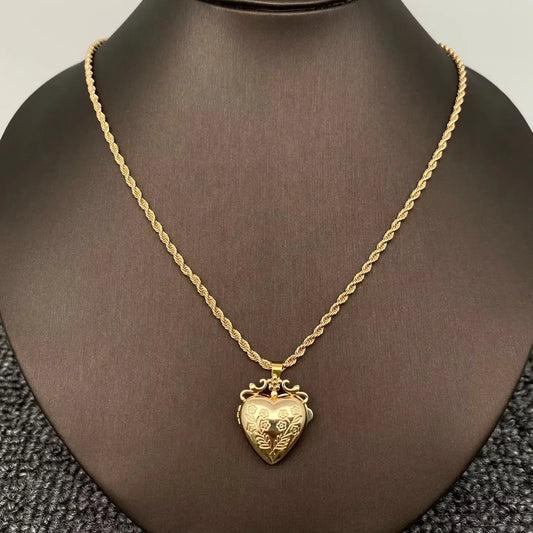 Openable Flowers Heart Album Charm Gold-Plated Necklace