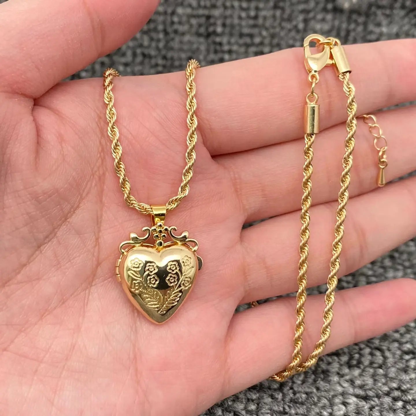 Openable Flowers Heart Album Charm Gold-Plated Necklace