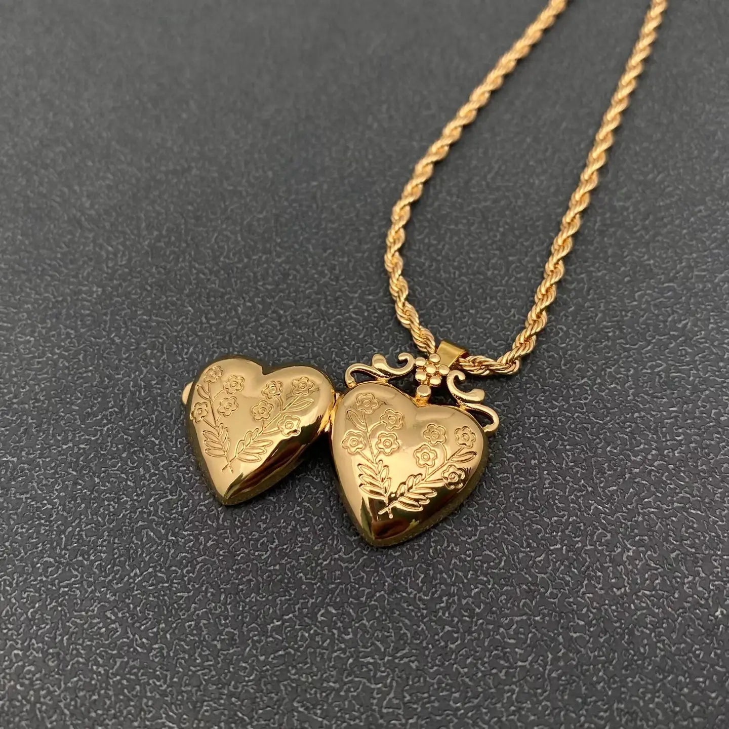 Openable Flowers Heart Album Charm Gold-Plated Necklace