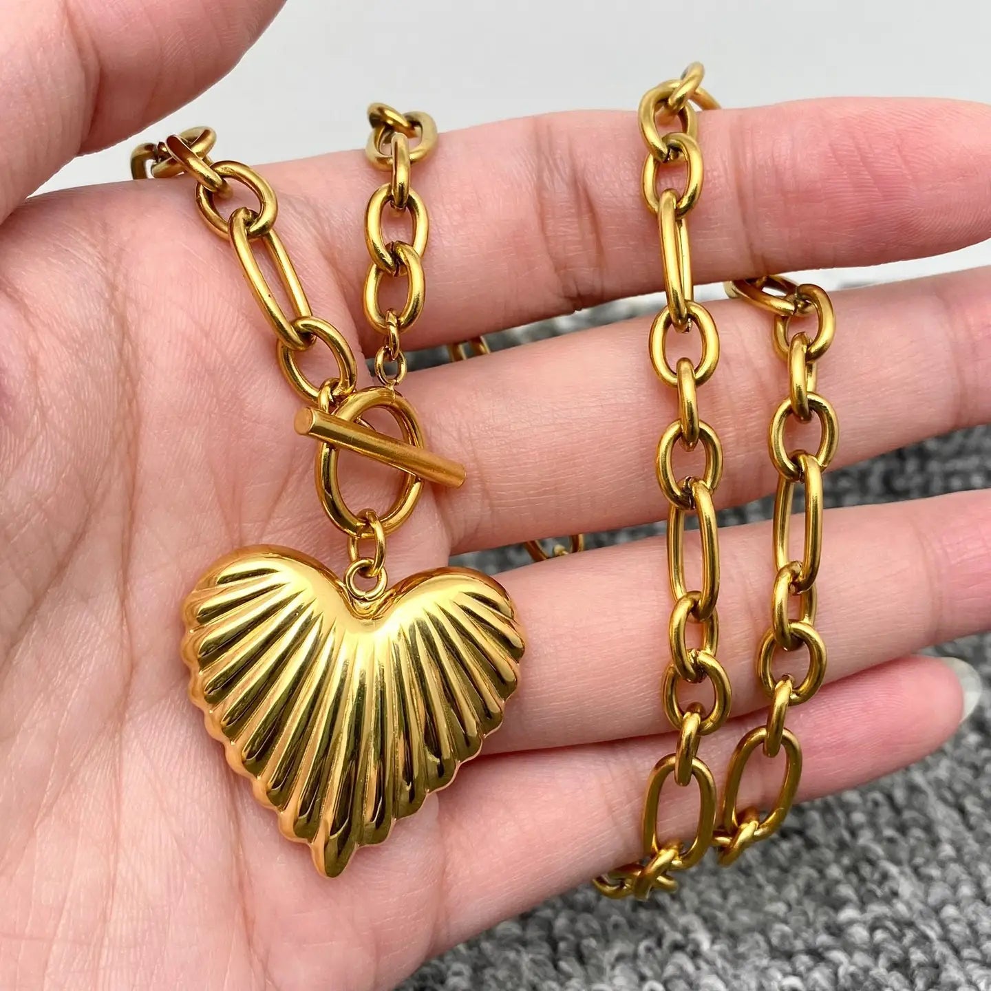 Heart Charm Open Toggle Buckle Chain Necklace