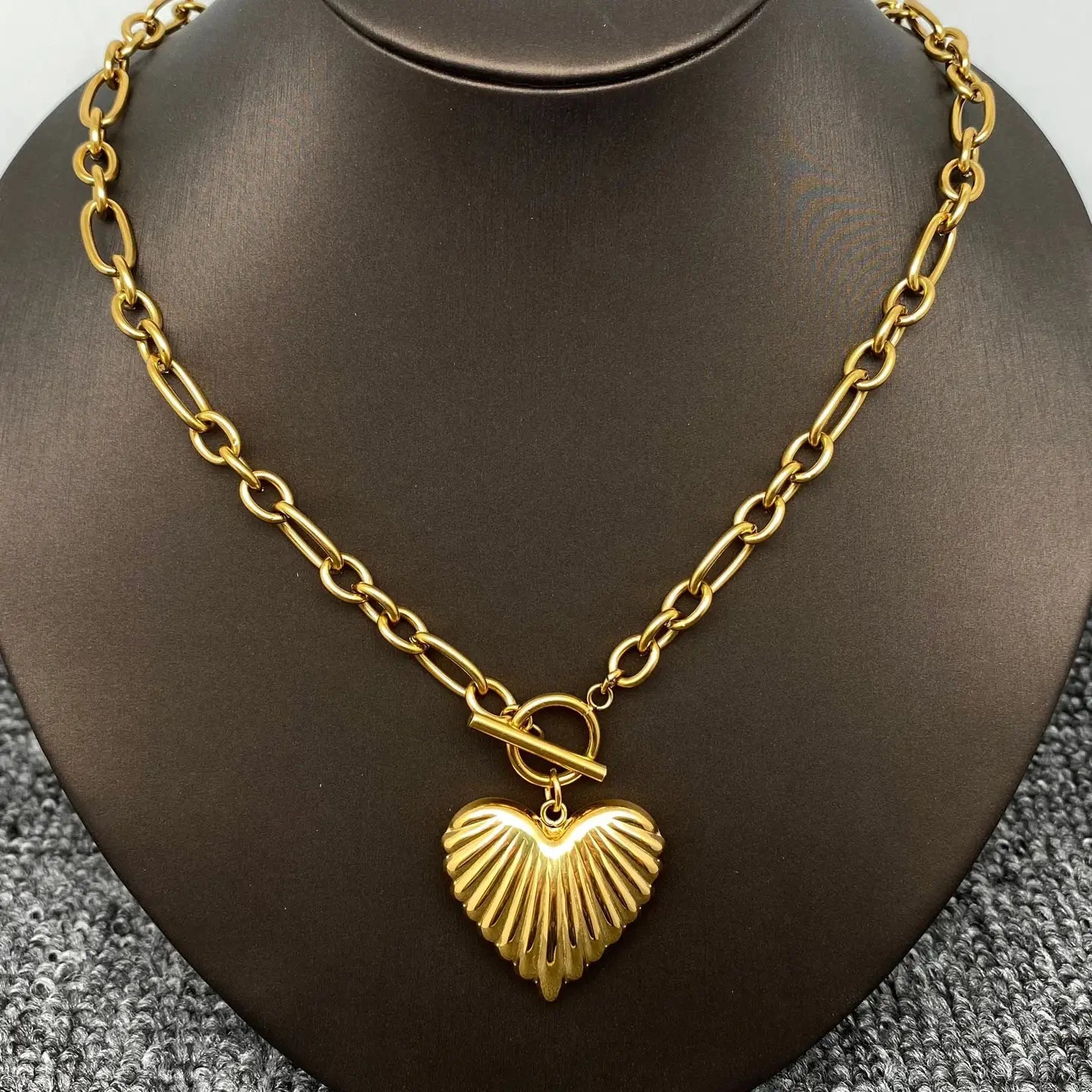 Heart Charm Open Toggle Buckle Chain Necklace
