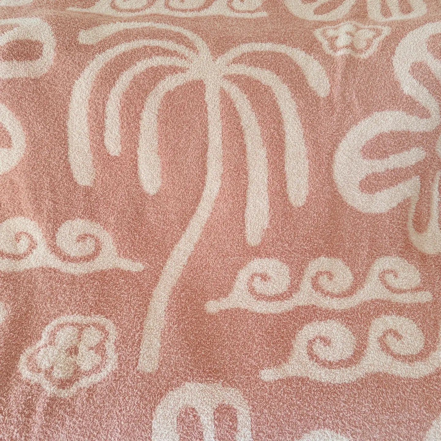SunDream Plush Throw - Island Blush